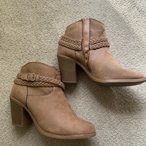 No Parking Enid Tan Boot